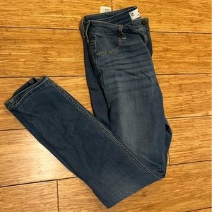 HOLLISTER SUPER SKINNY JEANS SIZE 13R